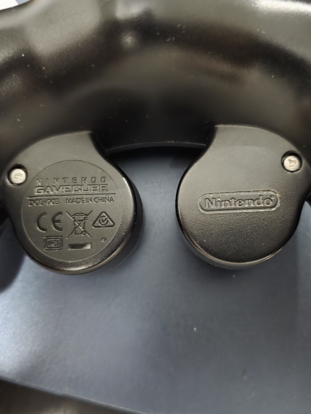Nintendo GameCube Controller - Picture 2 of 3
